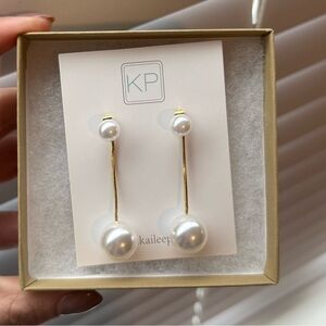 Kailee P Dara Pearl Earrings